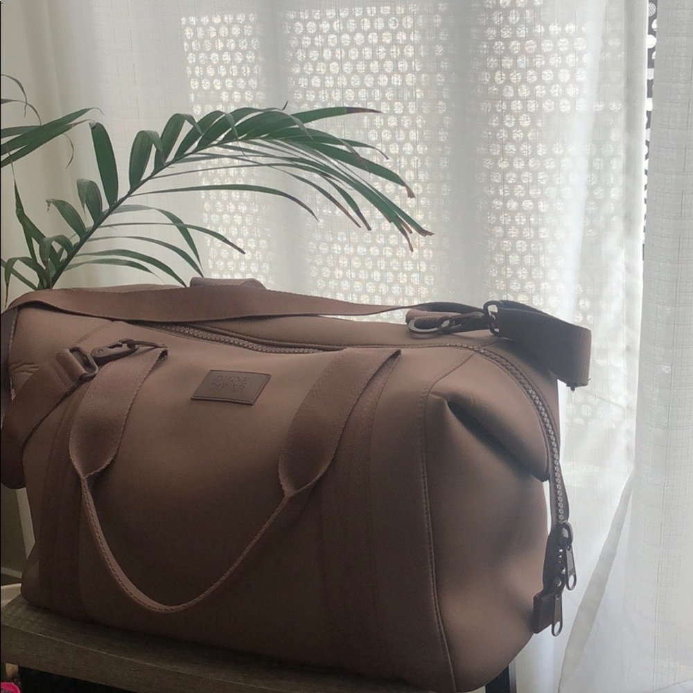 Travel tote